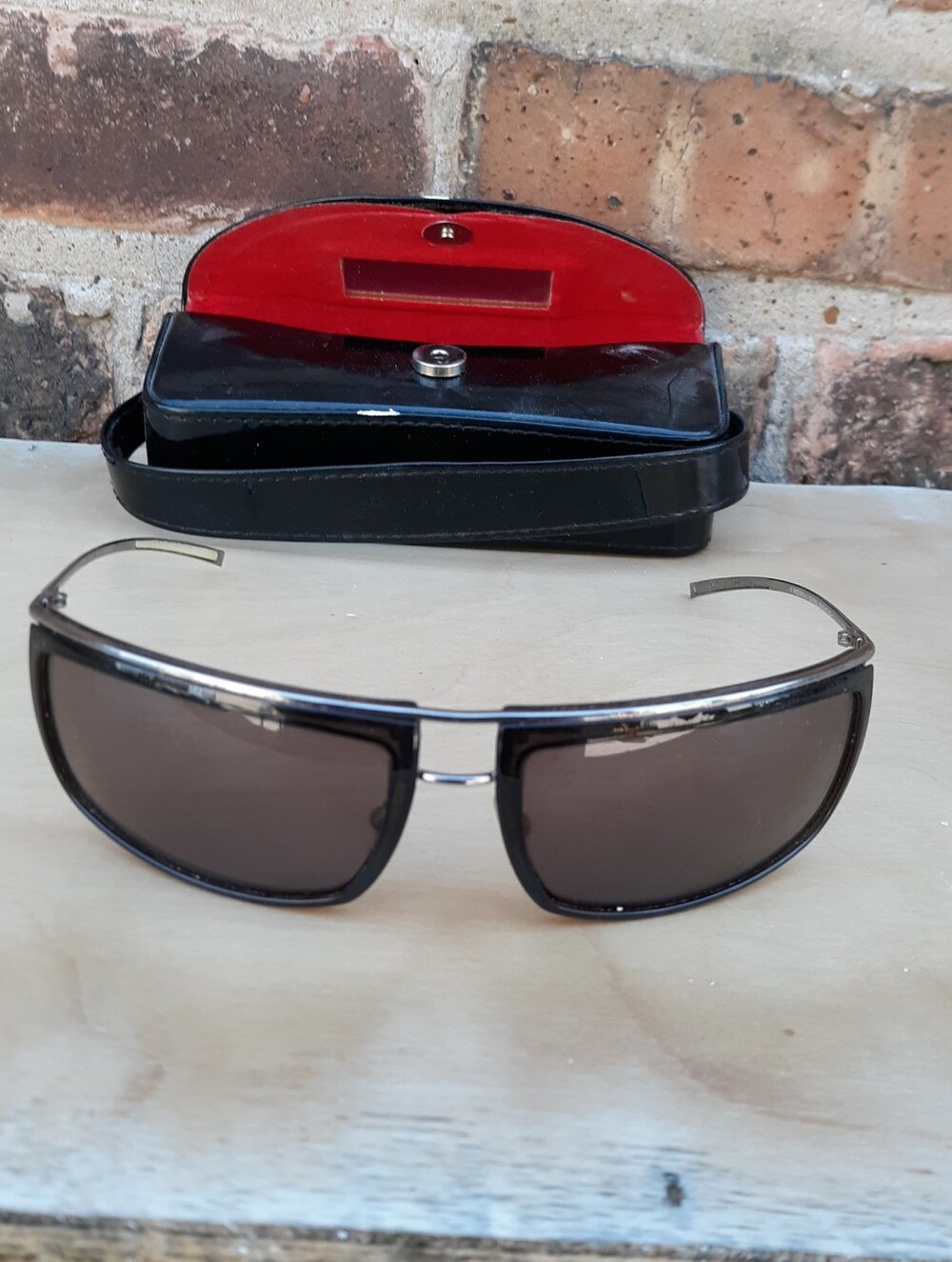 Gucci Vintage Y2K Metal Wrap Around Gucci Sunglasses GG 1761/S LS8 62 17 115